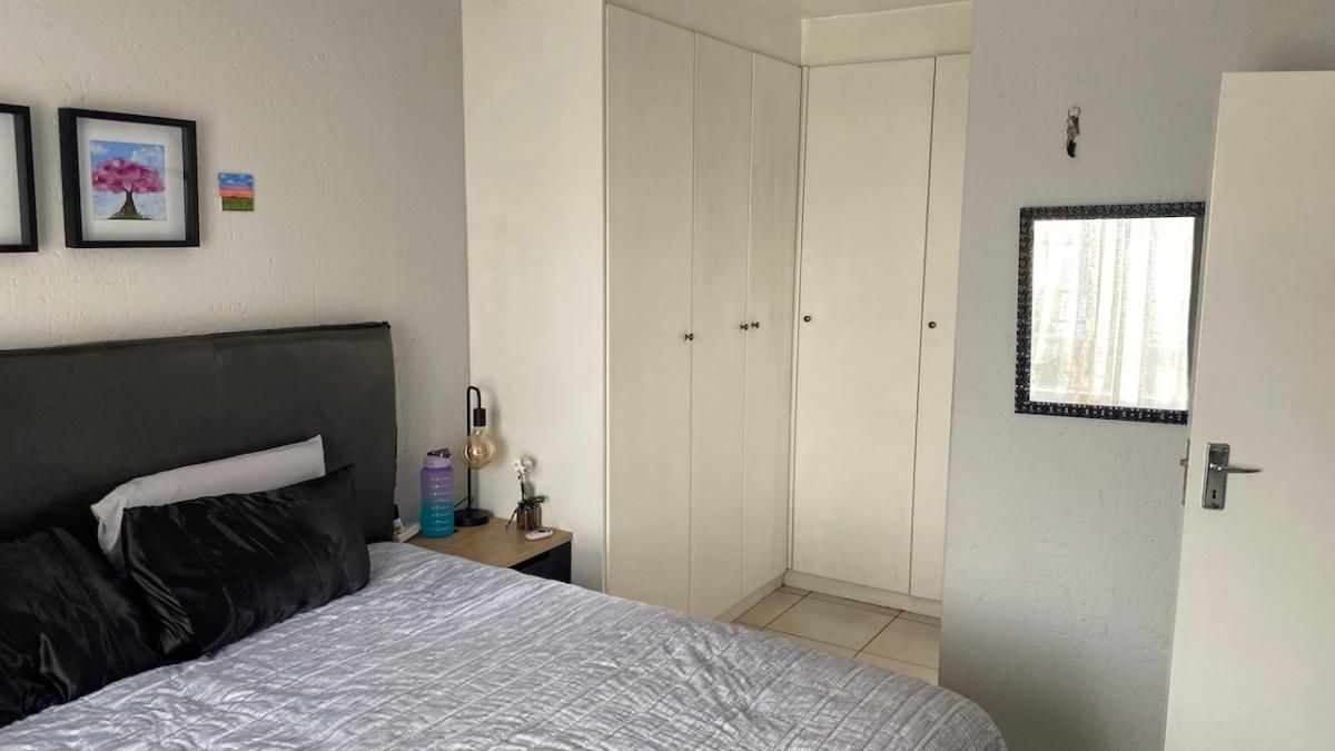 Photo 12 of 24
