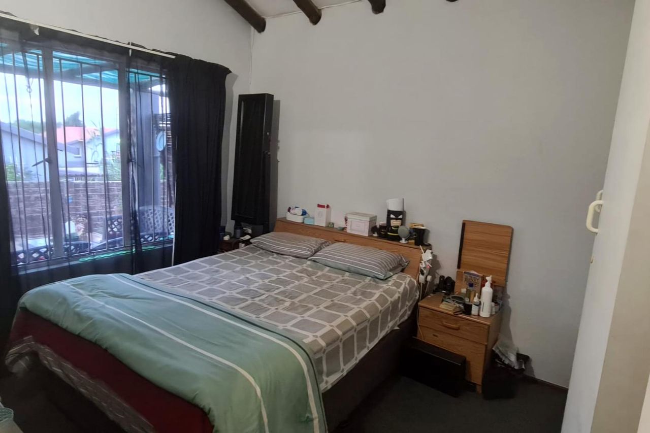 Photo 12 of 27