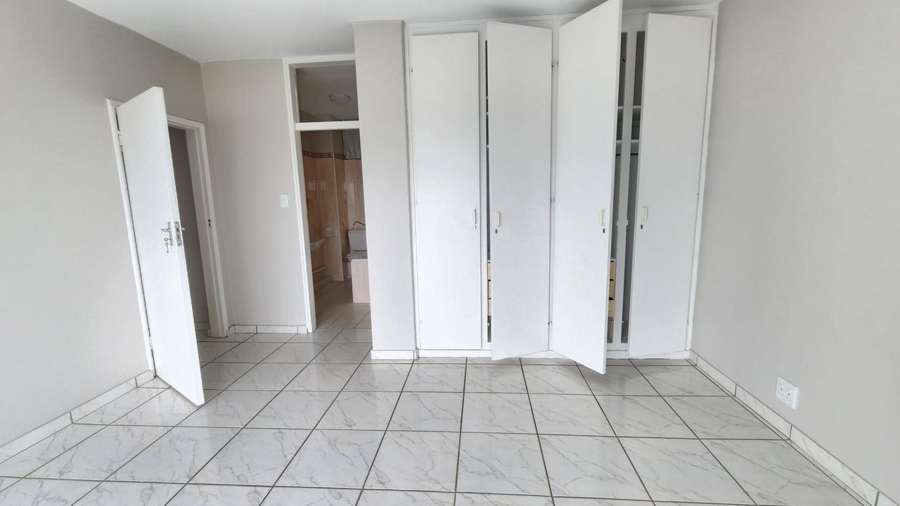 Photo 12 of 21