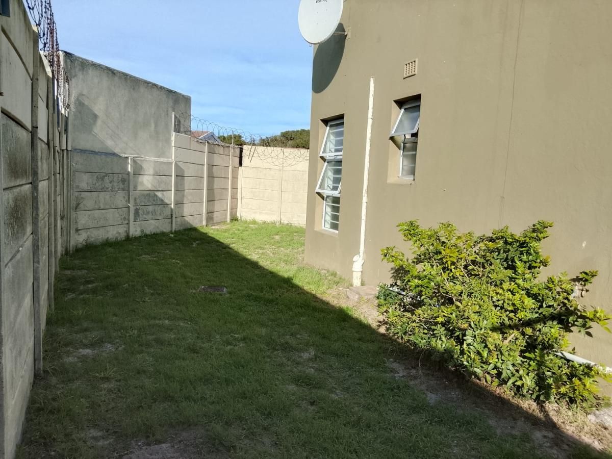 Photo 18 of 21