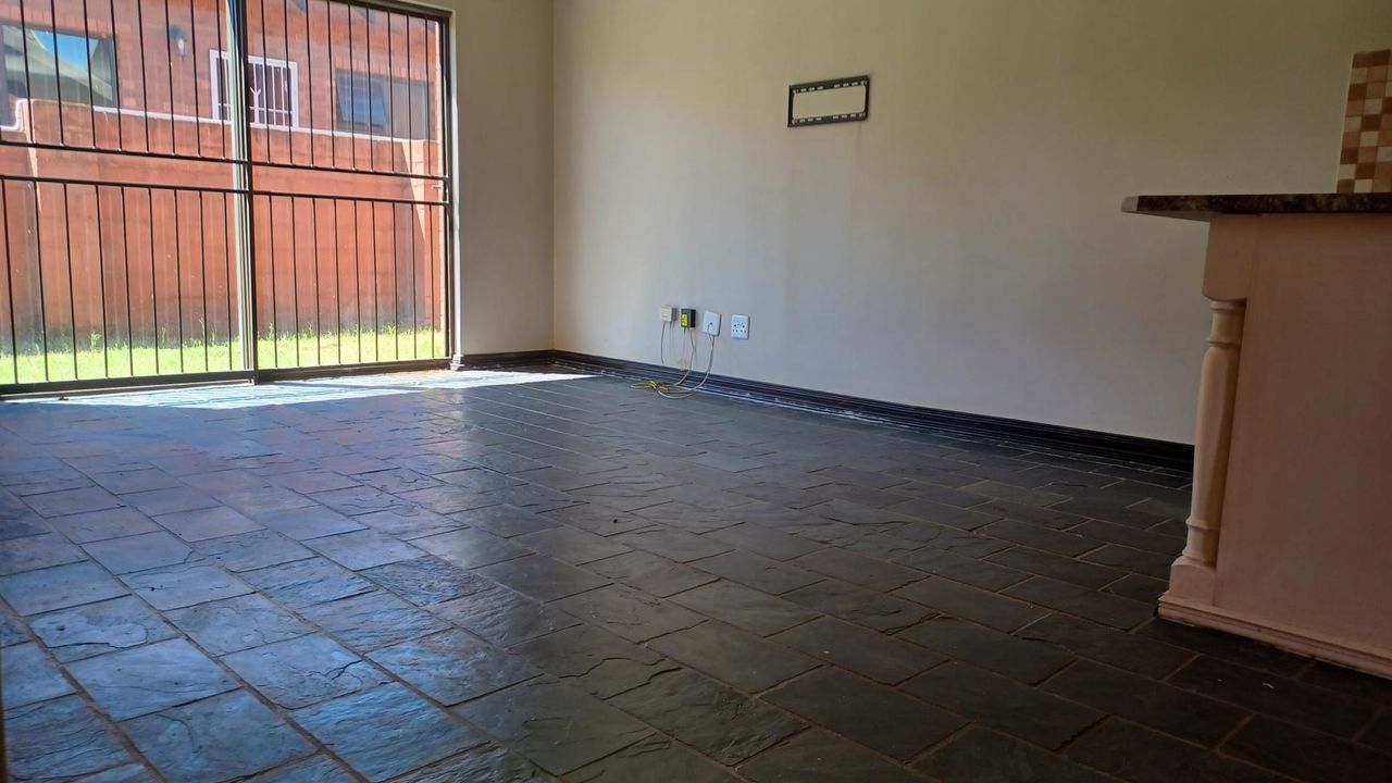 Photo 7 of 12