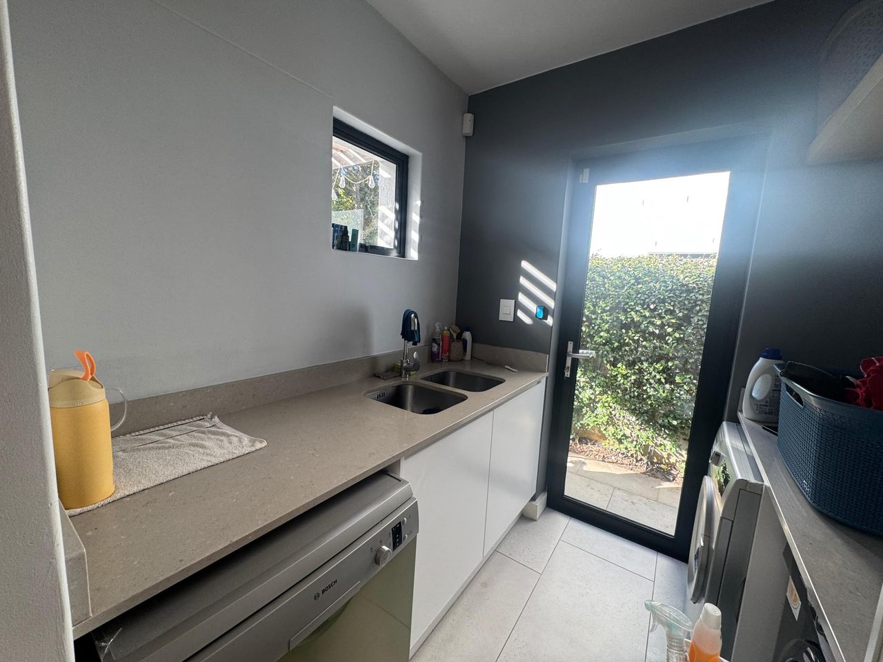 Photo of 3 Bedroom duplex townhouse - sectional to rent in Rondebosch, Cape Town