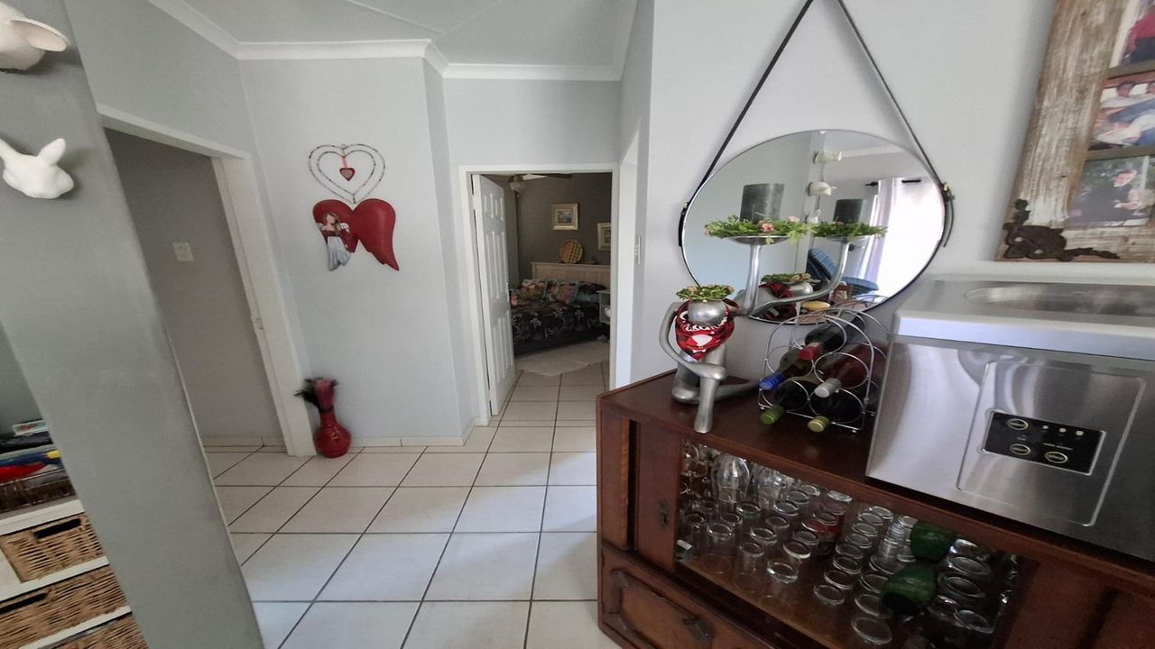 Photo 14 of 24