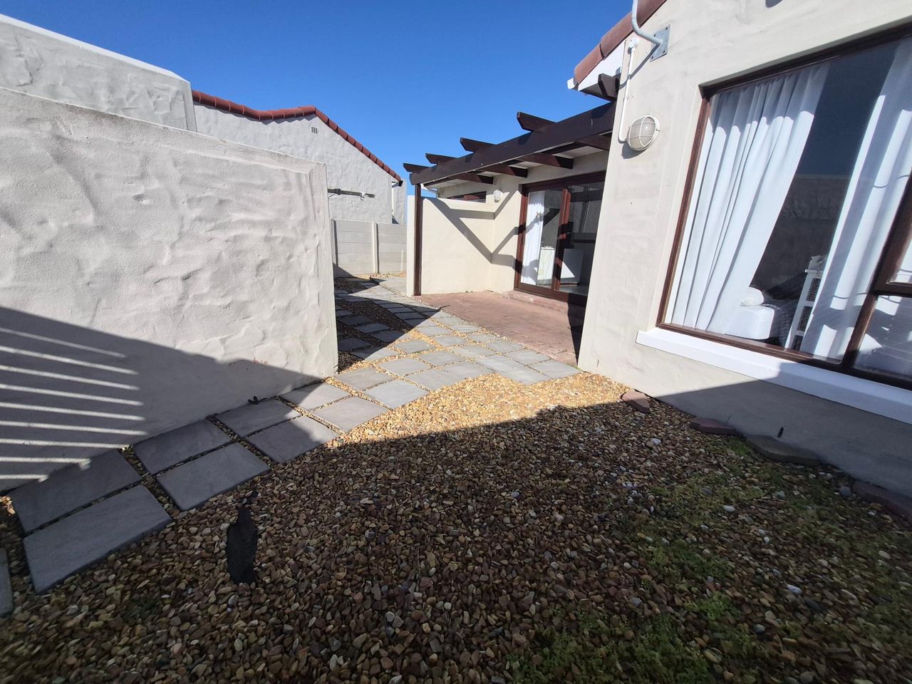 Photo 3 of 25
