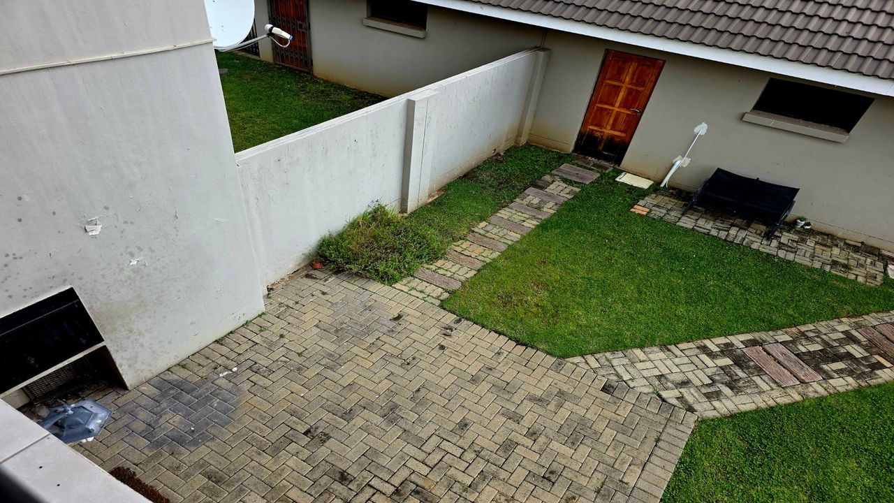 Photo 26 of 31