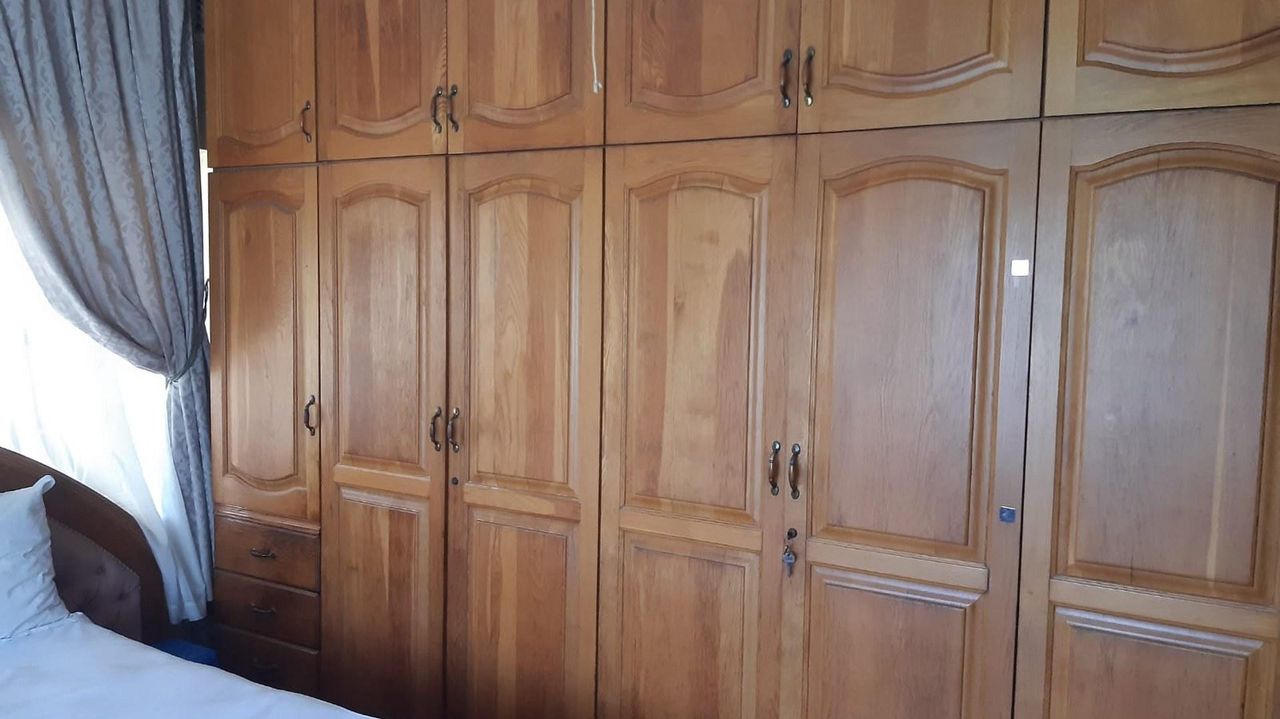 Photo 16 of 25