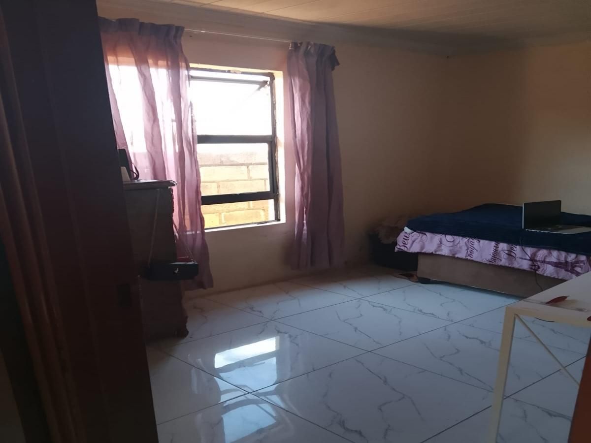 Photo 17 of 21