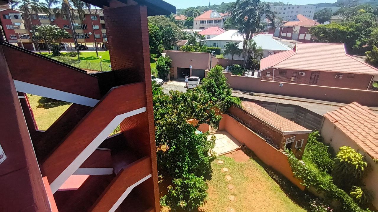 Photo 7 of 21