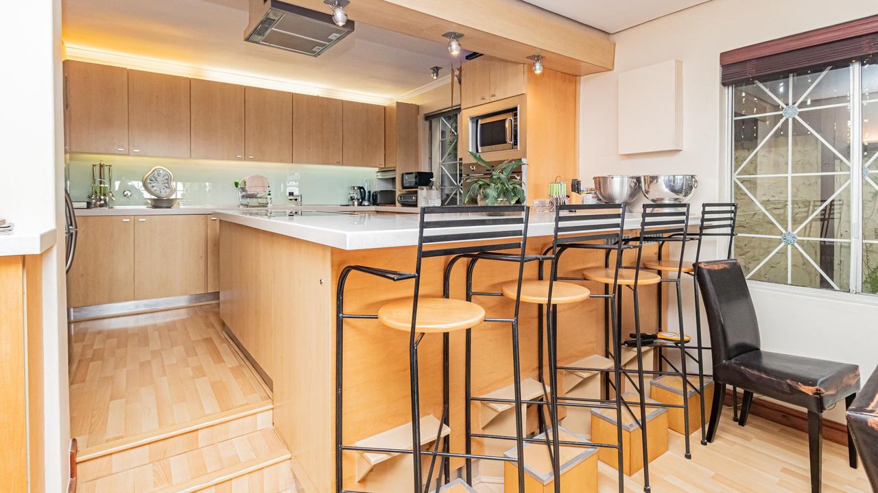Photo of 3 Bedroom house for sale in Green Point, Cape Town
