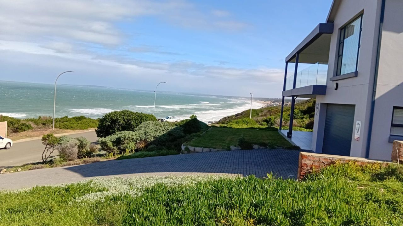 Photo 7 of 19