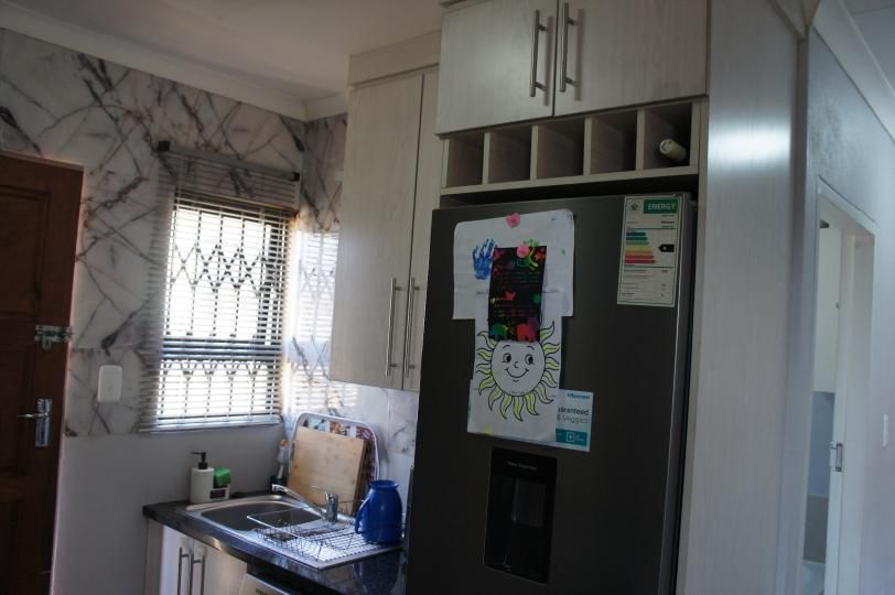 Photo 10 of 25