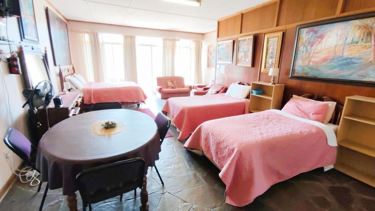 Photo of 9 Bedroom house for sale in Generaal De Wet, Bloemfontein
