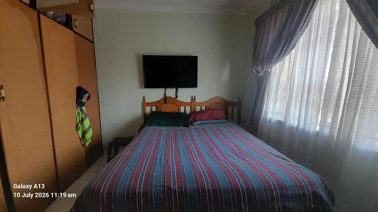 Photo 16 of 21