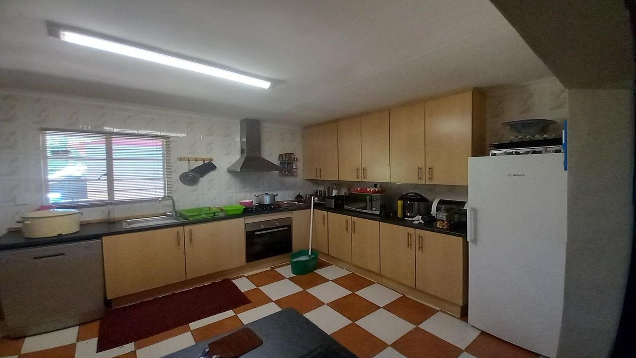 Photo 20 of 34