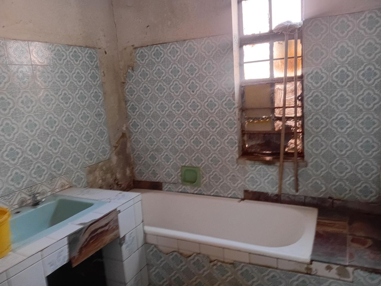 Photo 9 of 14