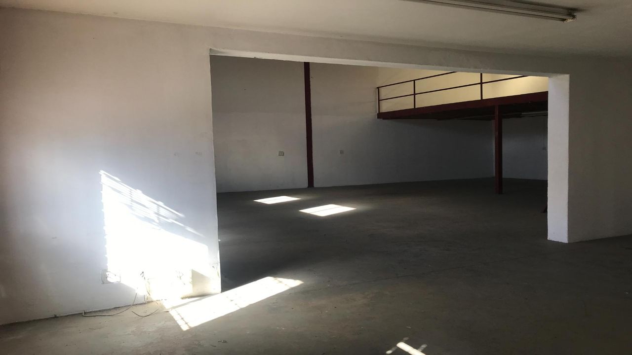 Photo 26 of 27