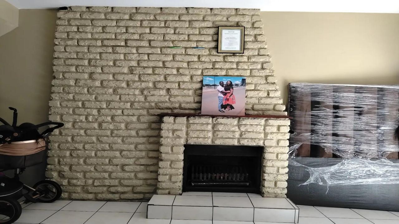 Photo 3 of 14