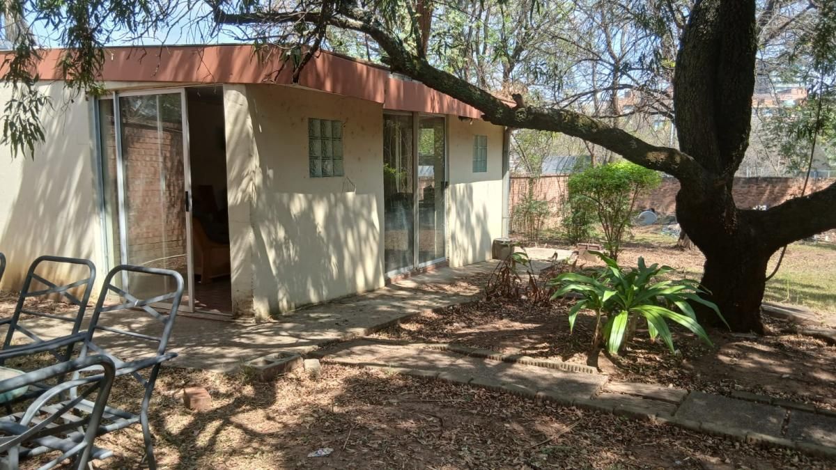 Photo 18 of 25