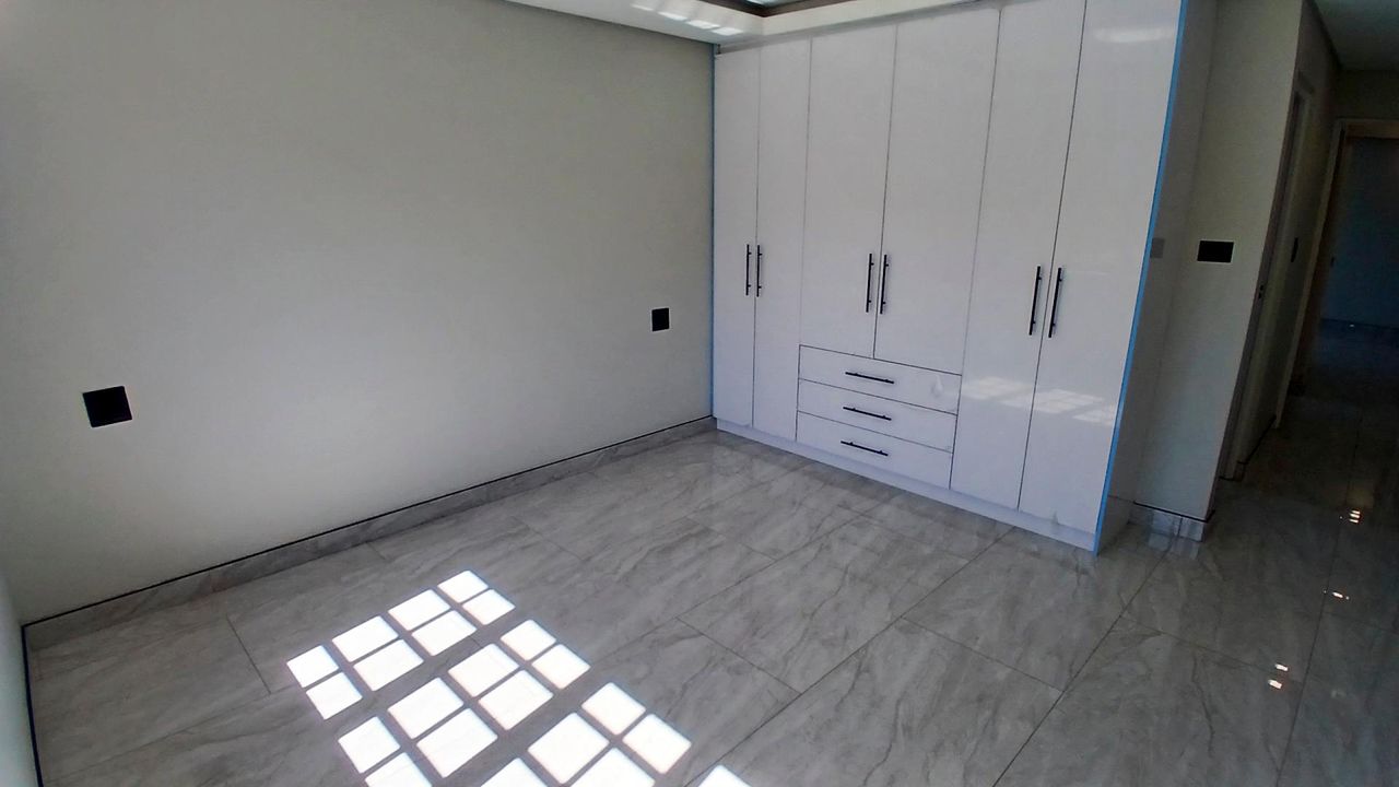 Photo 16 of 22