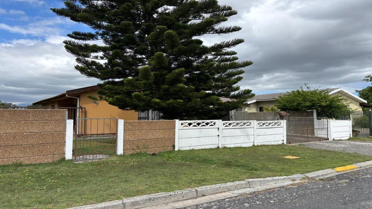 Photo 2 of 19