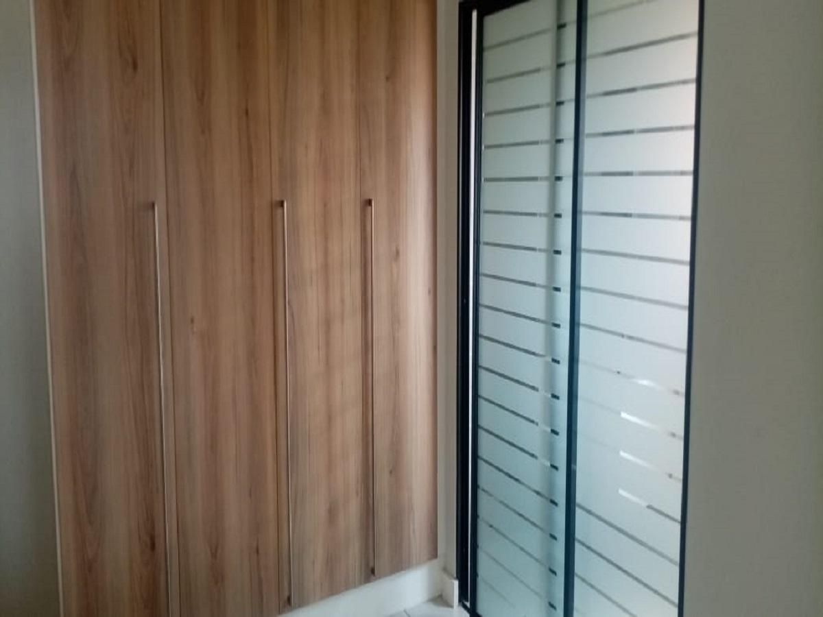 Photo 2 of 18