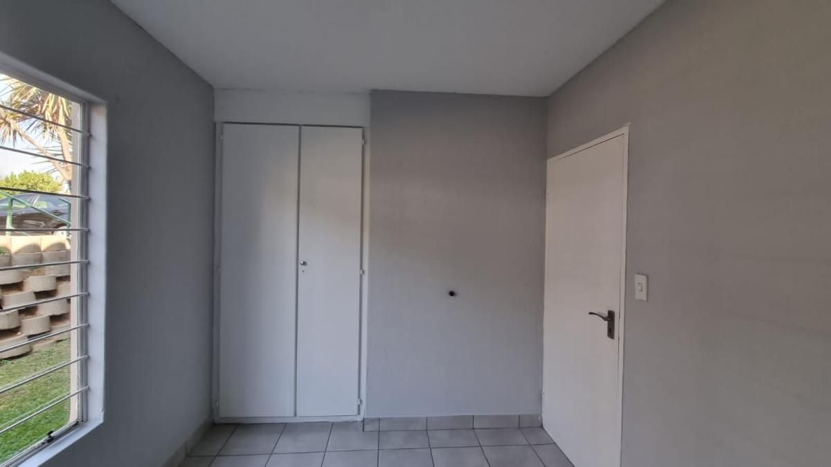 Photo 8 of 18