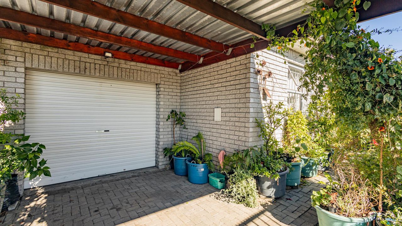 Photo of 2 Bedroom house for sale in De Kuilen, Kuils River