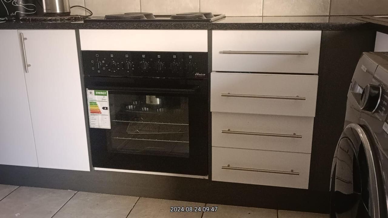 Photo 11 of 24