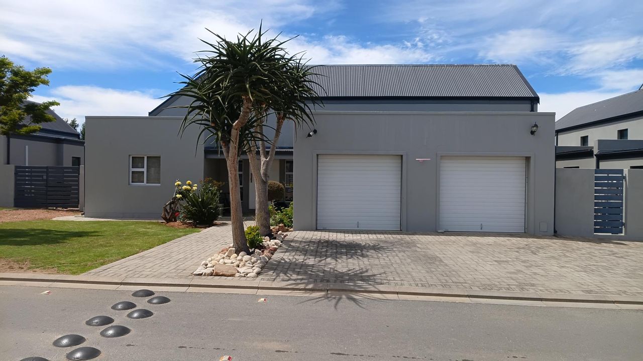 Photo 2 of 28