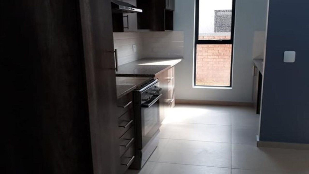 Photo 5 of 11