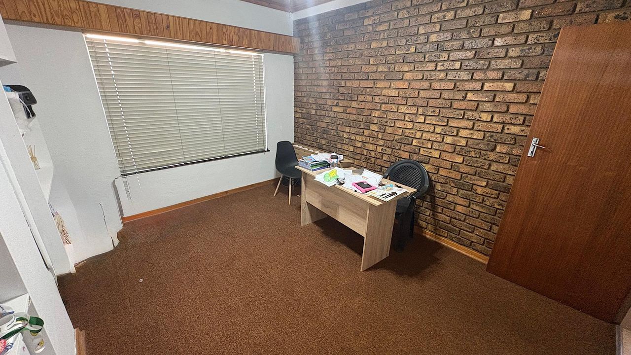Photo 13 of 35