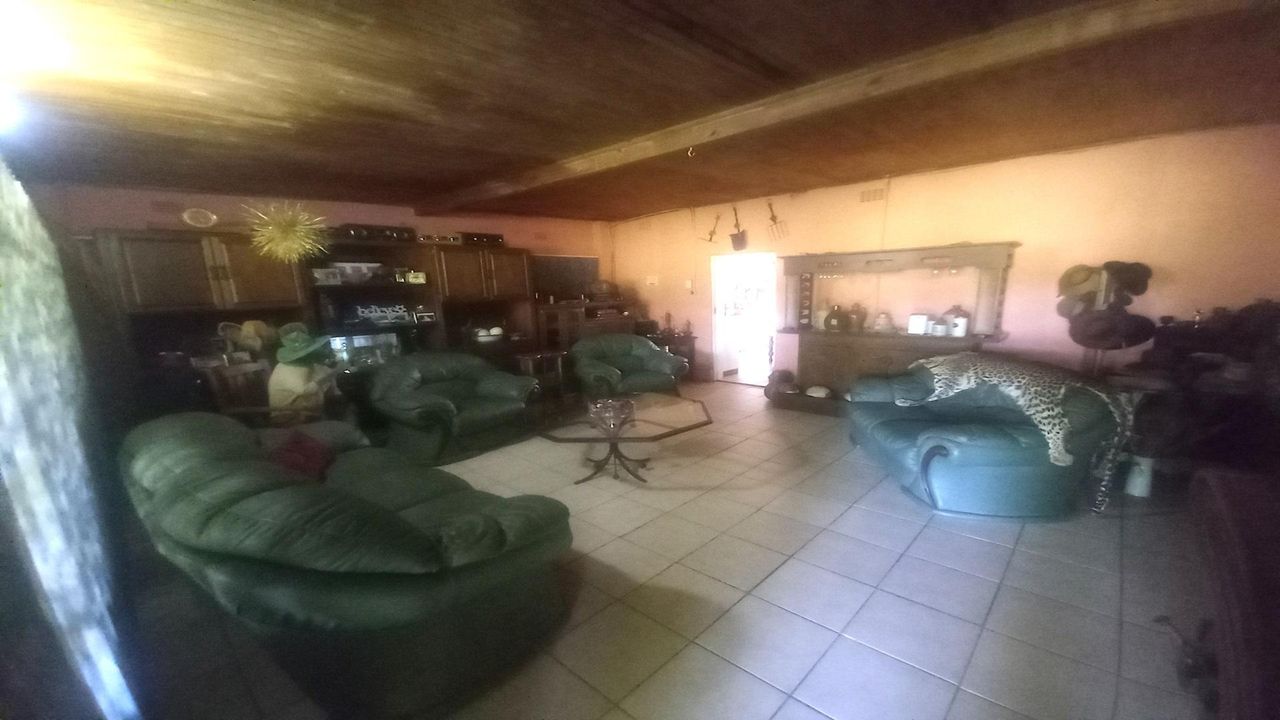 Photo 3 of 31