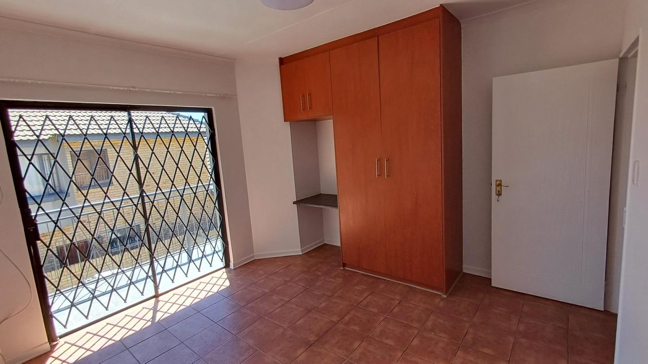 Photo 10 of 27