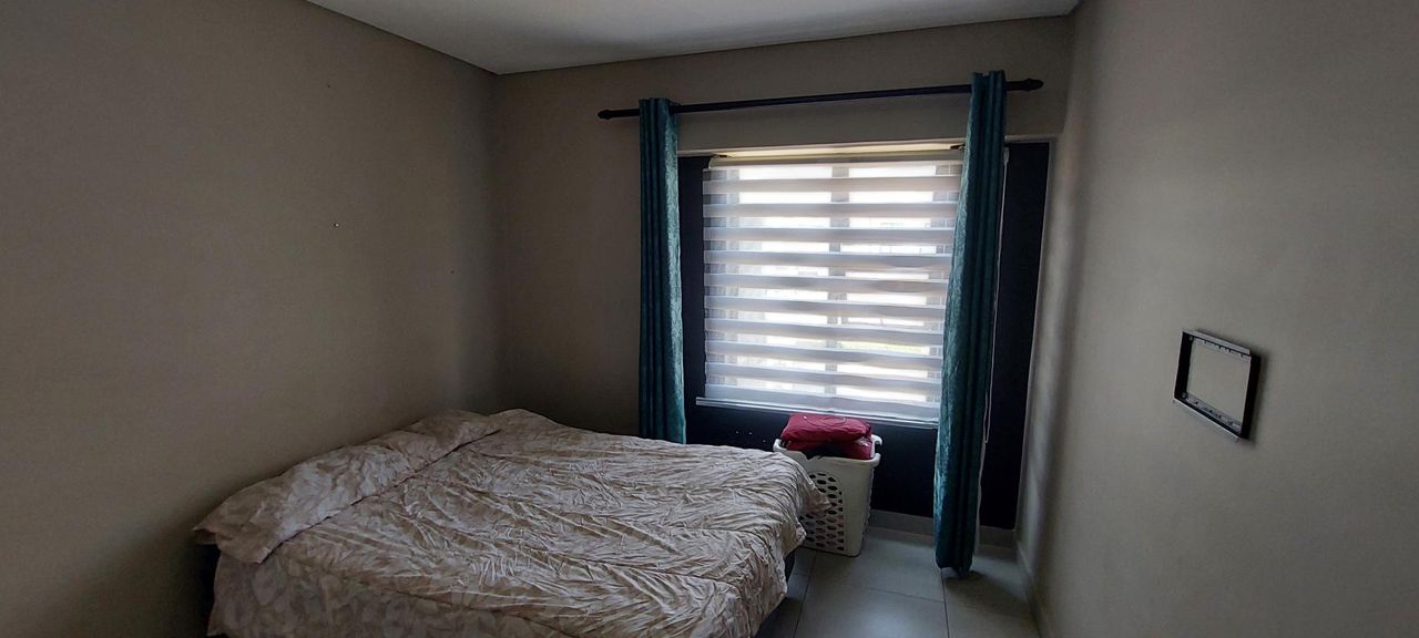 Photo 20 of 28
