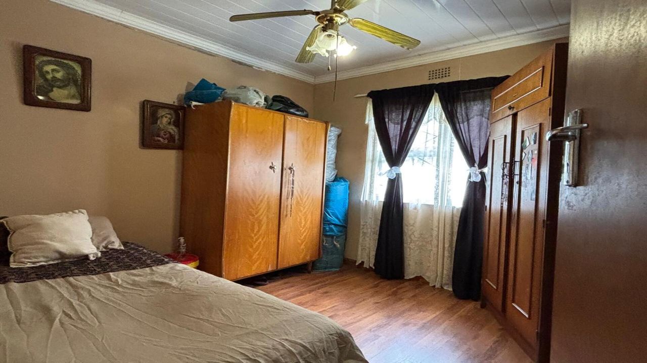 Photo 18 of 19