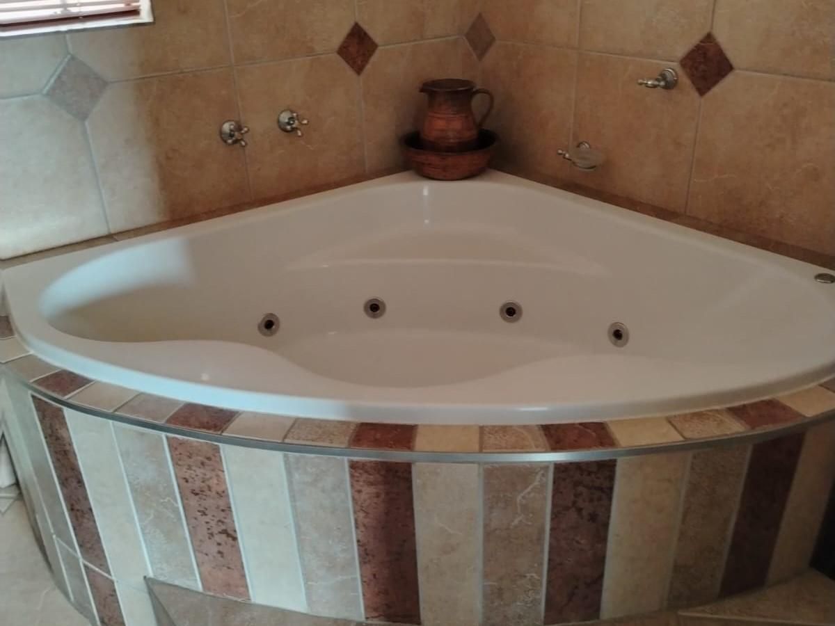 Photo 8 of 24