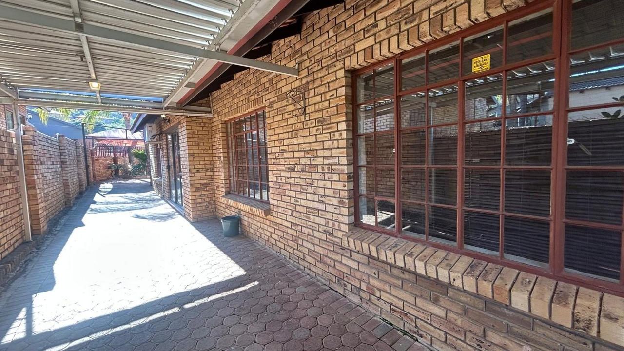Photo 24 of 25