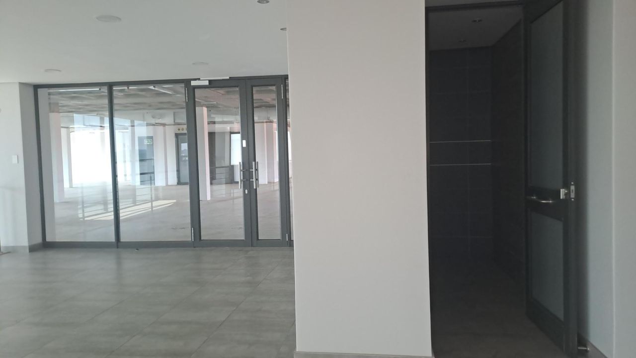 Photo 3 of 14