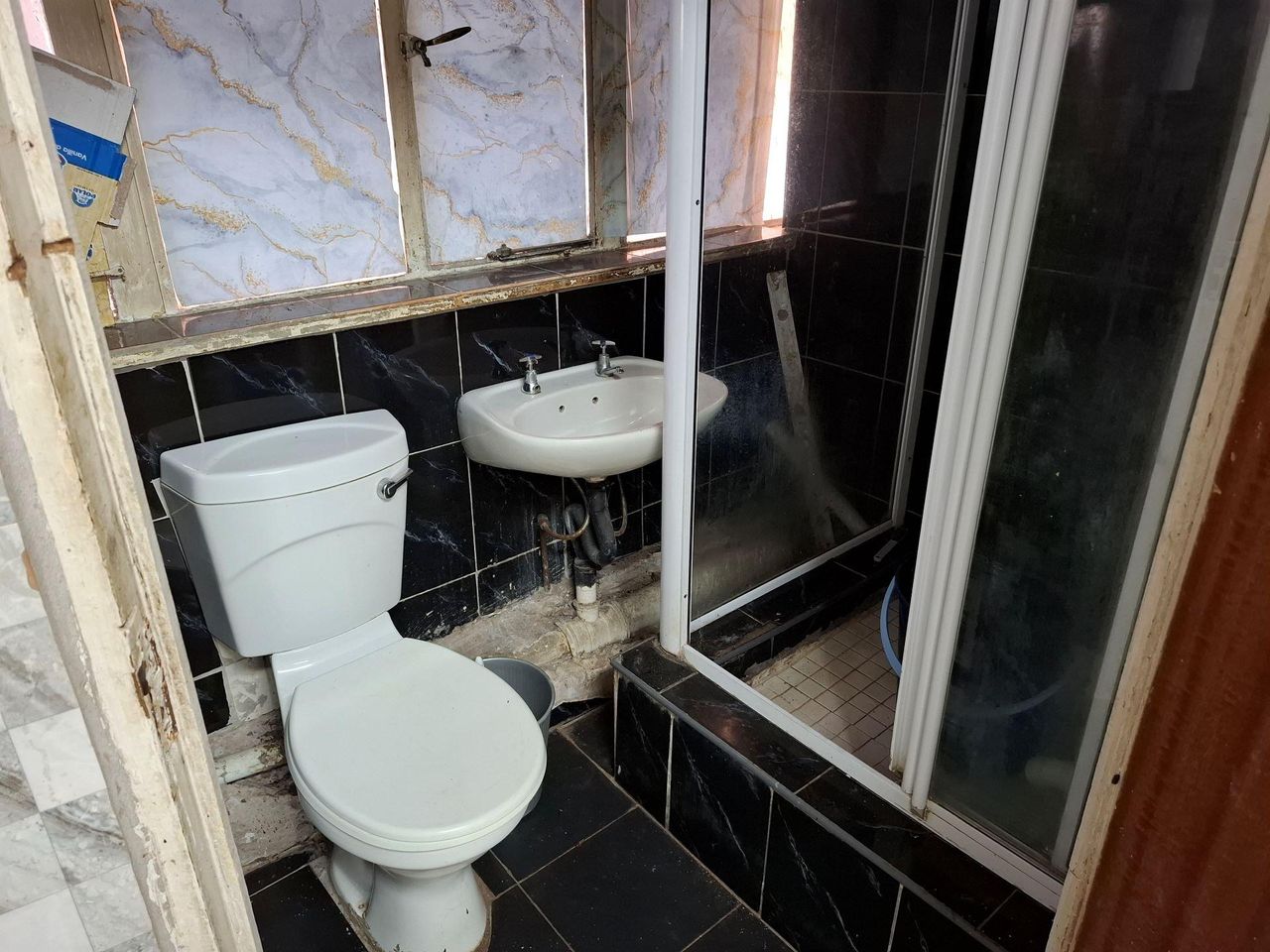 Photo 6 of 6