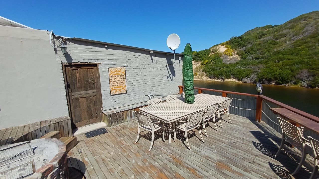 Photo 6 of 27