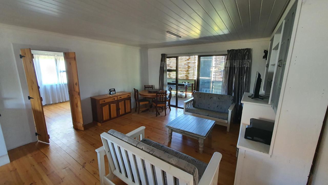 Photo 10 of 25