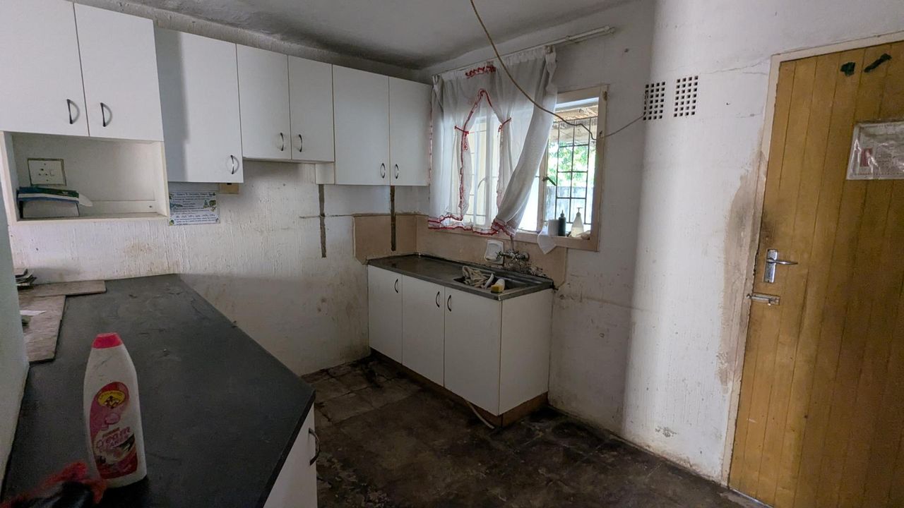 Photo 6 of 14