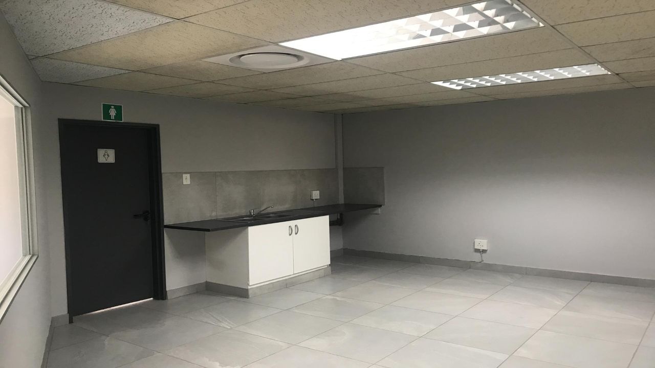 Photo 10 of 25