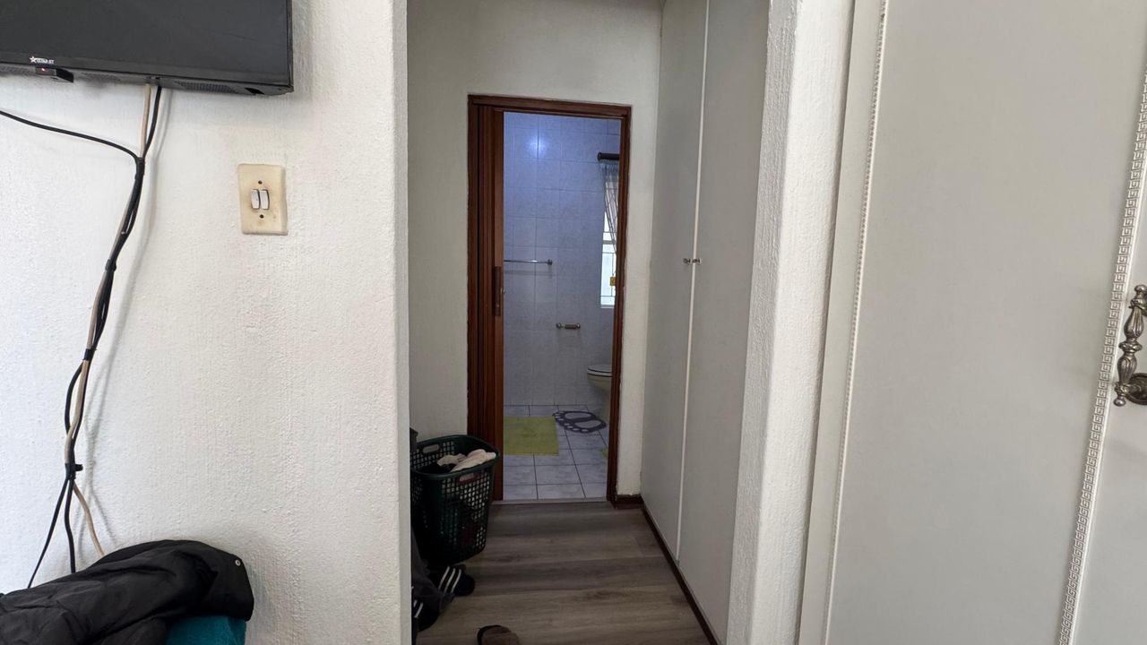 Photo 3 of 16