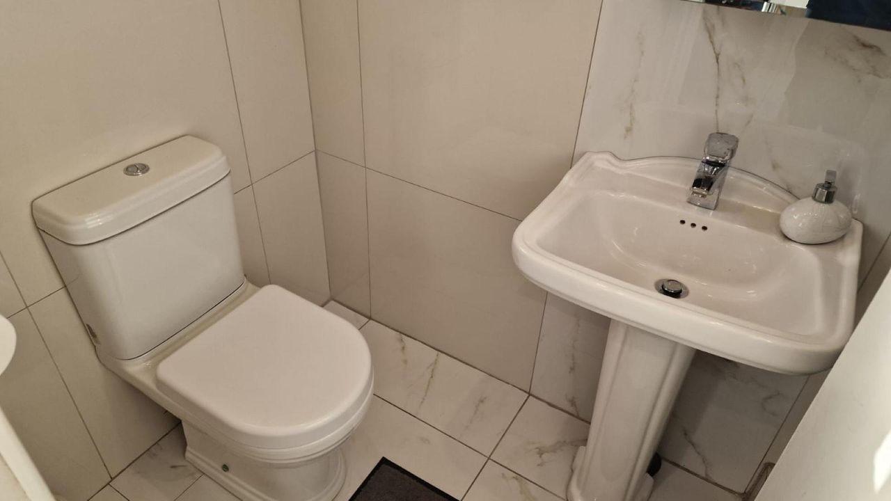 Photo 21 of 24
