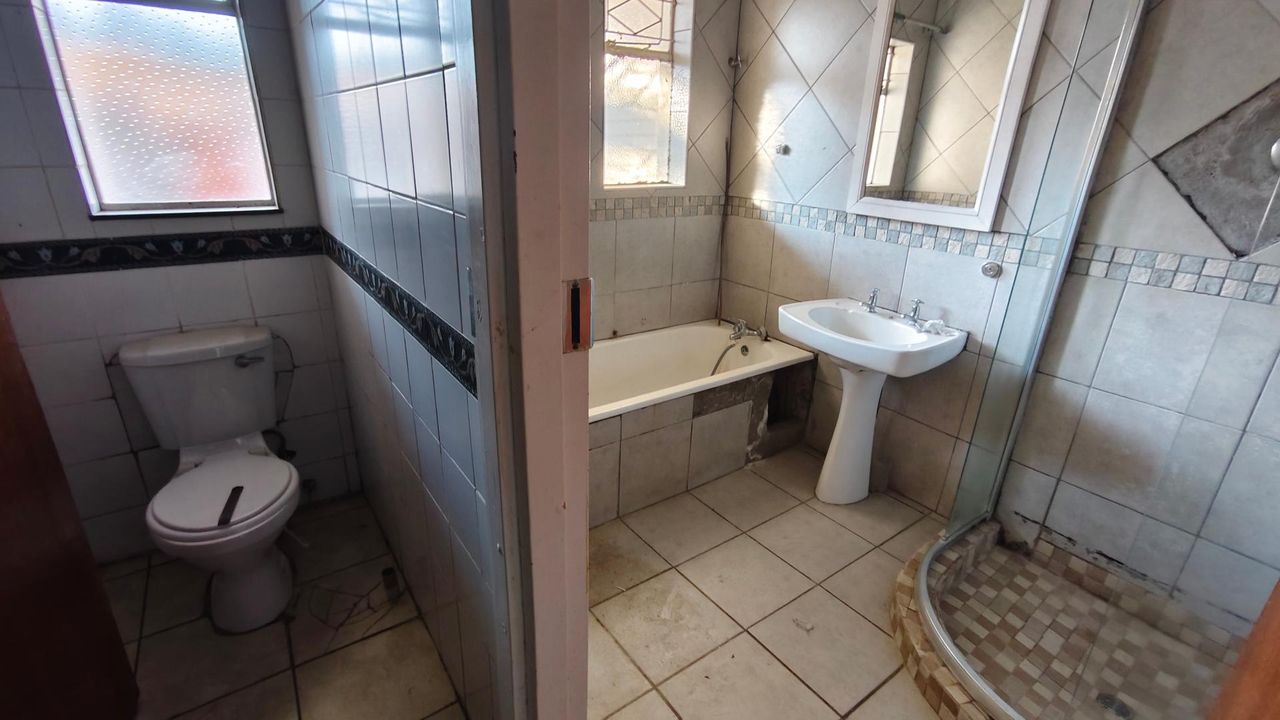 Photo 25 of 29