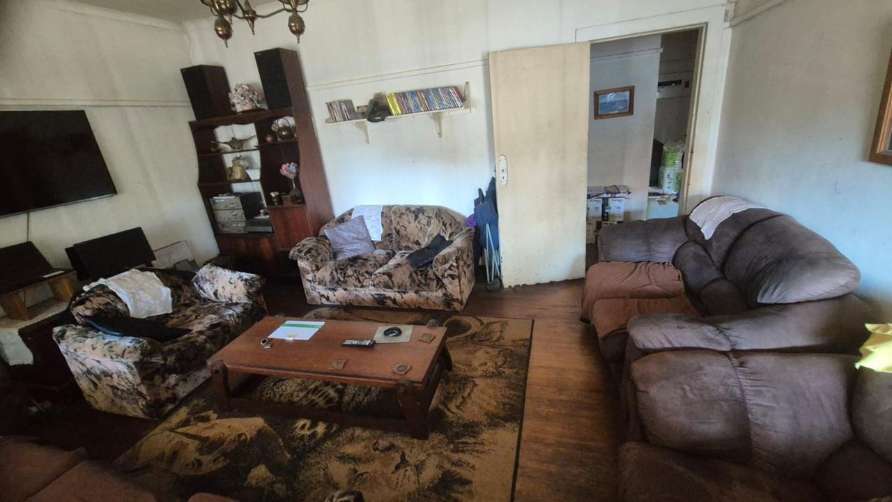 Photo 9 of 16