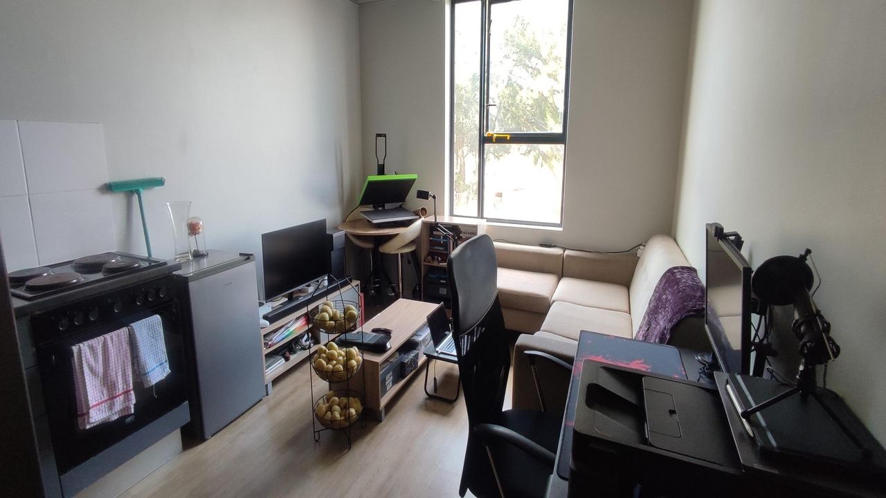 Photo 3 of 9