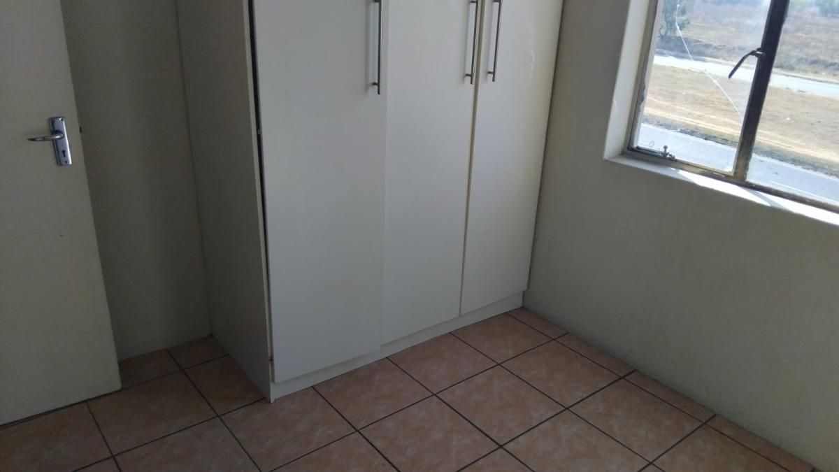 Photo 22 of 28