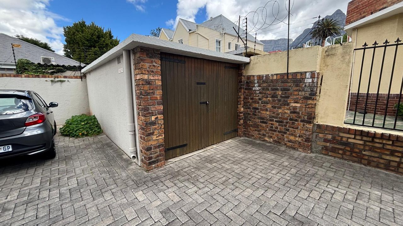 Photo 2 of 18